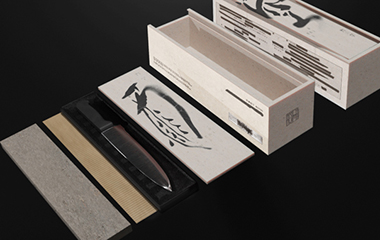 Победитель конкурса «Заводной апельсин 2025» в номинации «Упаковка для товаров народного потребления»: Маркова Анастасия и ее работа «Упаковка для японских ножей»