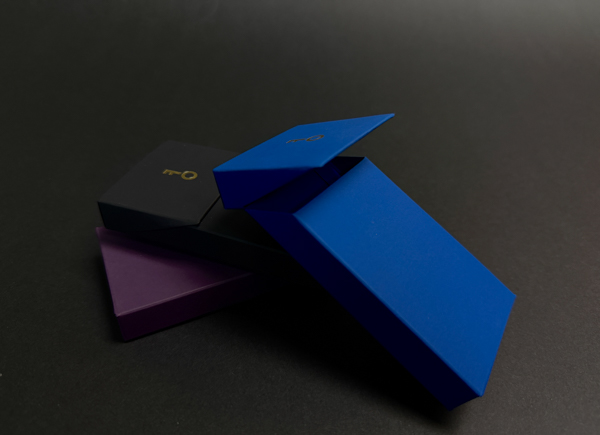 Проект «Ваш опыт. Поделиться»: премиальная коробка для компании Vogue от типографии Mahapack